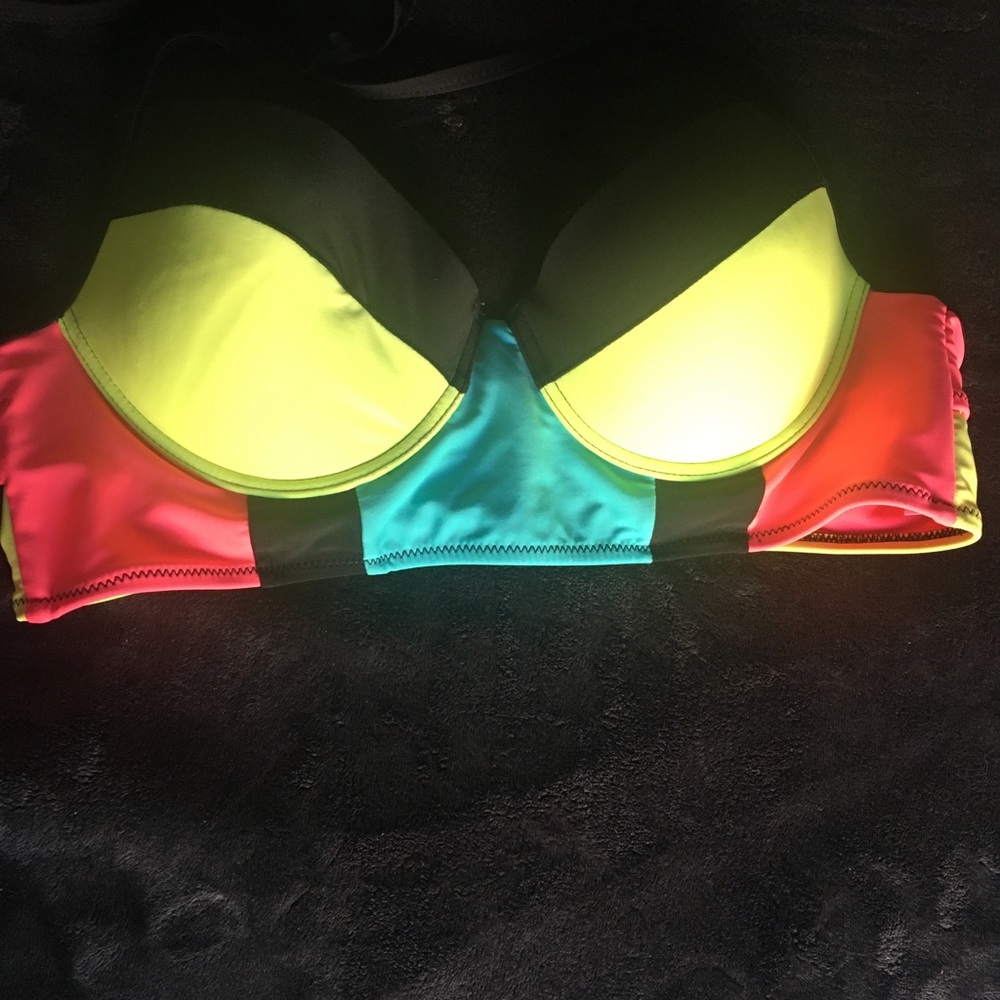 Bikini top
